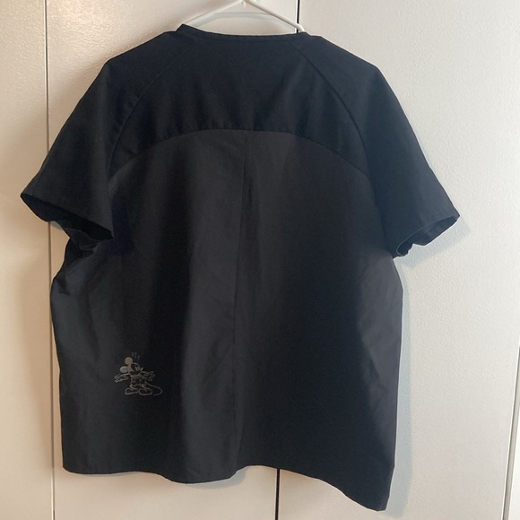 Figs Disney Limited Edition Scrub Top Women’s Size XXL Black Color - Picture 6 of 9